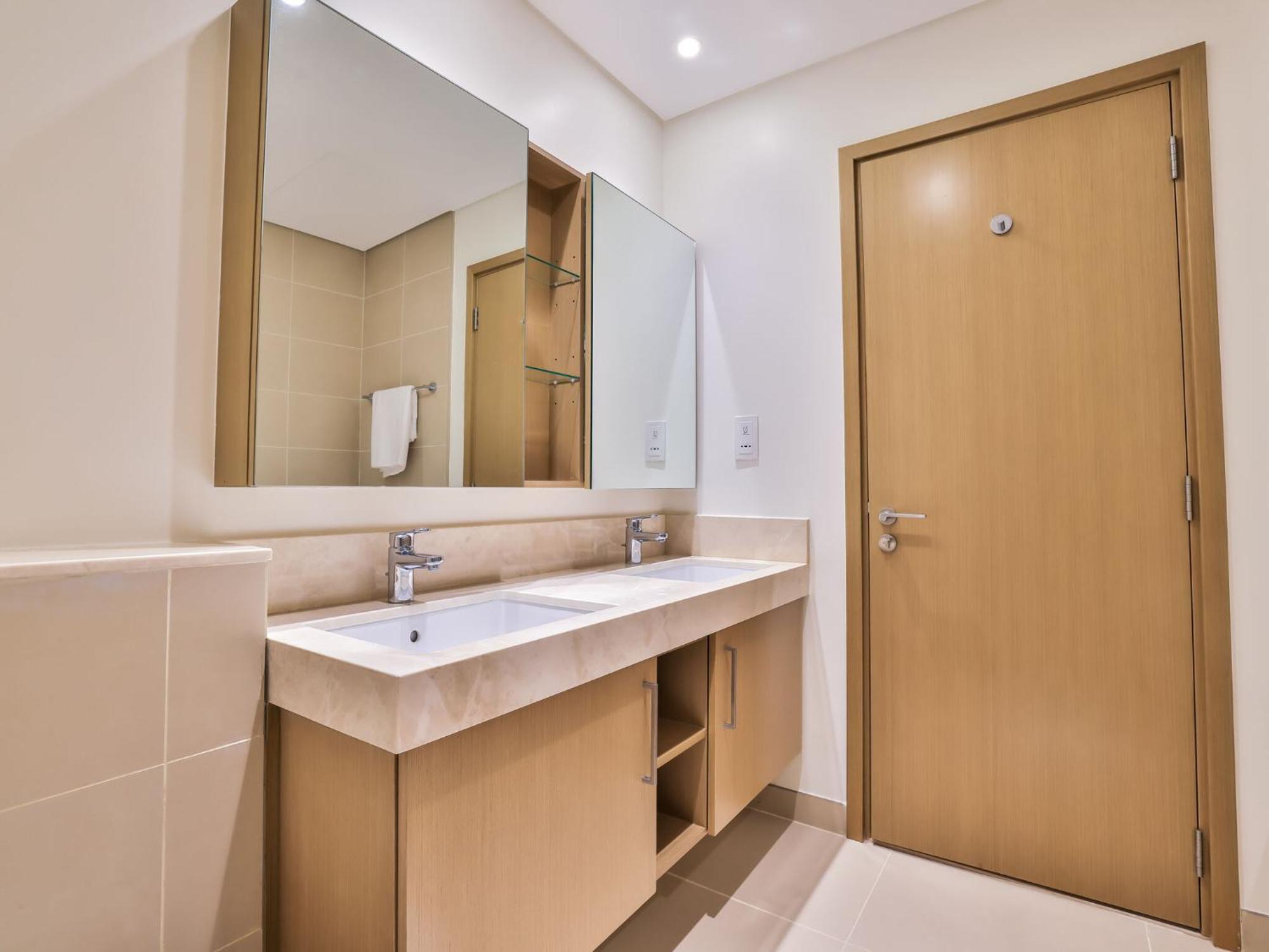 Luxurious Apartments Dubai Marina Views Pool Gym By Sojo Stay Exterior foto