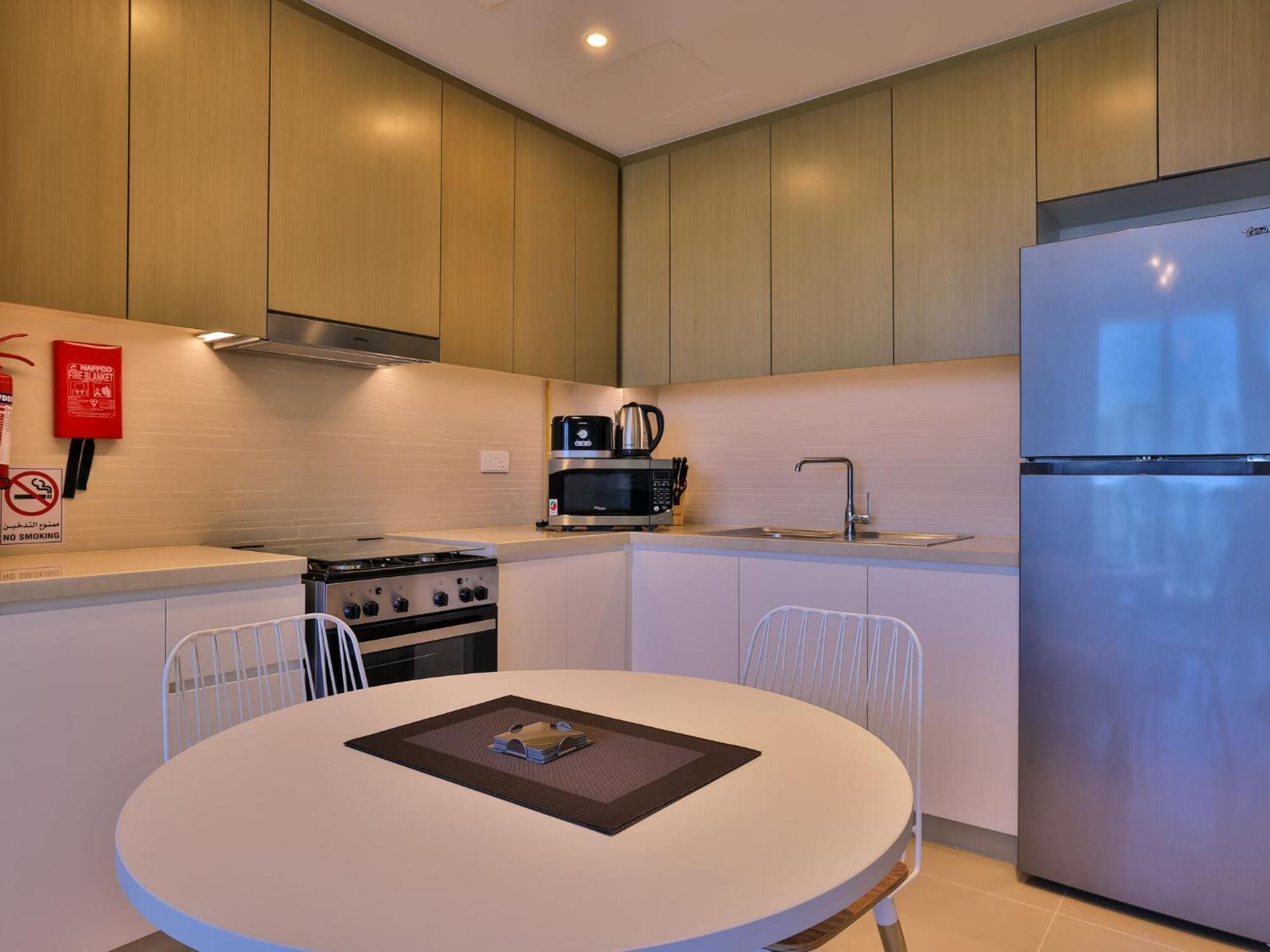 Luxurious Apartments Dubai Marina Views Pool Gym By Sojo Stay Exterior foto