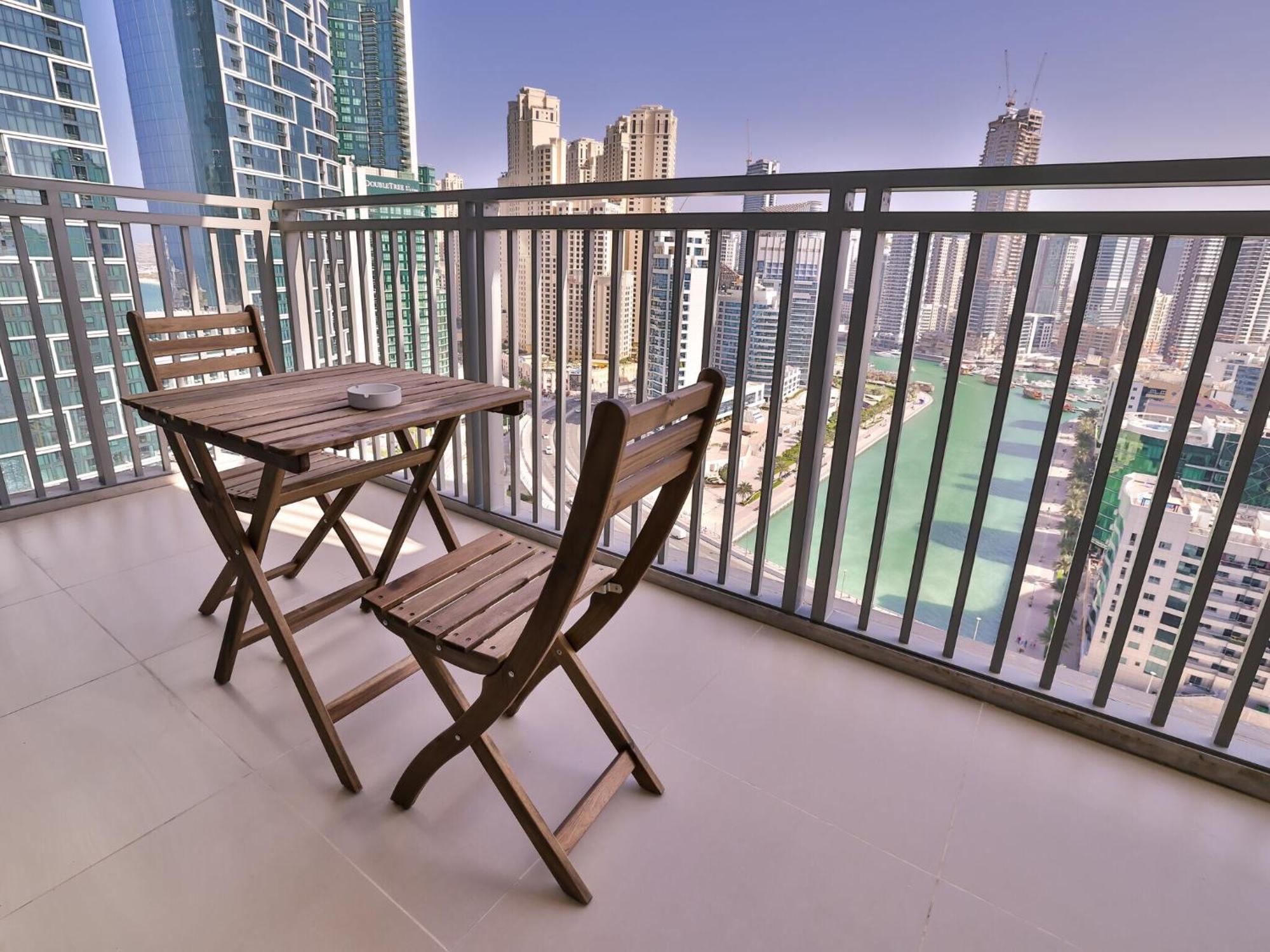 Luxurious Apartments Dubai Marina Views Pool Gym By Sojo Stay Exterior foto